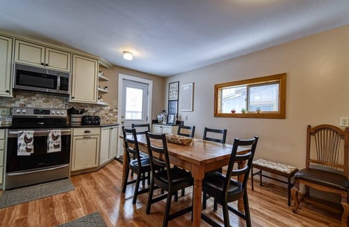 Leadville House | 6BR Cozy Victorian - Block from Main St - Groups