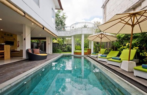 Dyanapura Villa | 6BR Del Mar Villas W/2 Pool near Seminyak Beach
