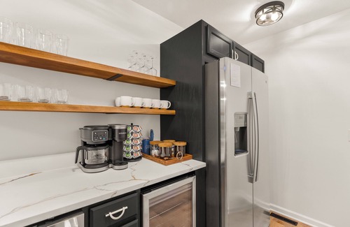 Massanutten House | 6BR Designer Home in Massanutten with Hot Tub, Sauna
