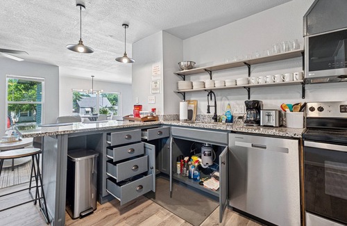 Central Oklahoma City House | 6BR Family Home | Near Plaza District with Parking #60