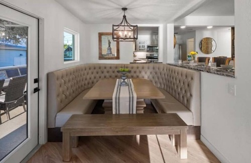 Marble Falls House | 6BR Luxury Retreat on Lake LBJ