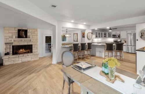 Marble Falls House | 6BR Luxury Retreat on Lake LBJ