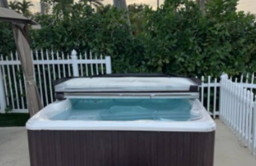 Deerfield Beach Villa | 6BR Modern Waterfront Villa Heated Pool Gameroom