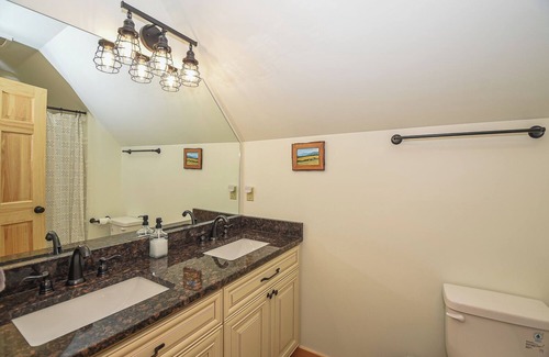McHenry Cabin | 6BR New Build, Hot Tub, Fire Pit, Mtn. Views