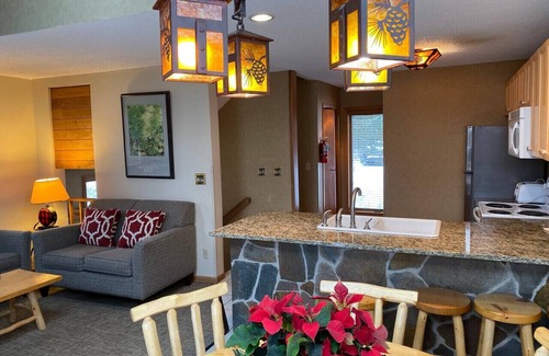 Lutsen House | 6BR | Sleeps 20! | Group Ready Lutsen Getaway!