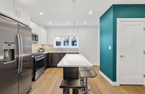 East Somerville Apartment | 6BR3Bth Parking/BOS/MIT/Harvard/TD Garden