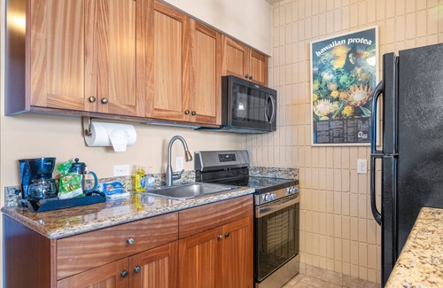 Lahaina Apartment | 6th Floor Ocean Front Condo - Best Ocean Views!