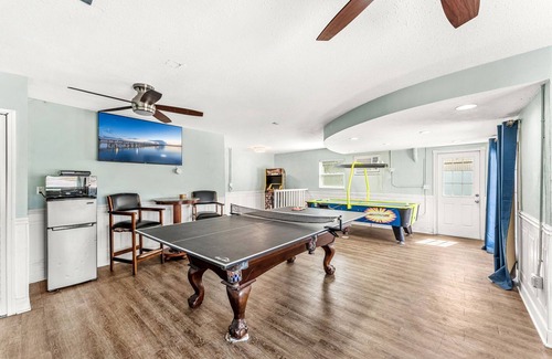 Port Canaveral House | 7 bd 7 bth Slps 30! 3 kitchens! Pool, Sauna, Beach, Hot tubs, Game Rm, Golf Cart