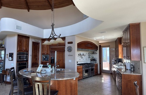 Fallbrook House | 7 BDR all with private baths 10k ft² Villa, Resort Pool, Theatre, Gym, Game Room