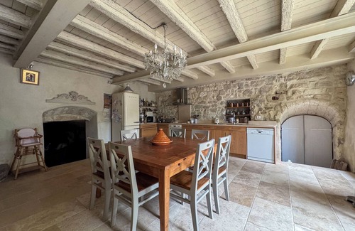 Villeneuve-les-Avignon House | 7 Bedroom Private vacation home in Villeneuve-lès-Avignon