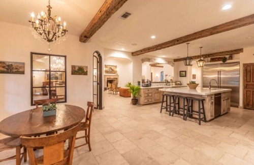 Hondo House | 7 bedroom/5 bathroom lodge for Bader Ranch Dove Hunts