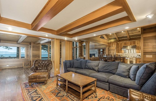 Tahoma House | 7 bedroom 7 bath Lakefront Estate