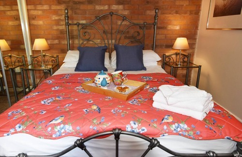 Farley Cabin | 7 bedroom accommodation in Oakamoor