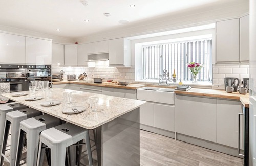 Hornsea Cottage | 7 bedroom accommodation in Great Hatfield, near Hornsea