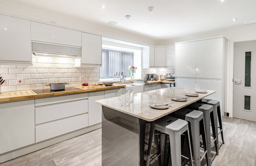 Hornsea Cottage | 7 bedroom accommodation in Great Hatfield, near Hornsea