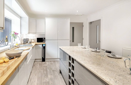 Hornsea Cottage | 7 bedroom accommodation in Great Hatfield, near Hornsea