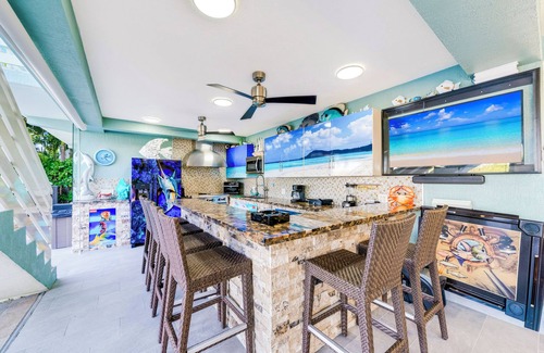 Marathon House | 7 BEDROOM OCEAN VIEW PARADISE