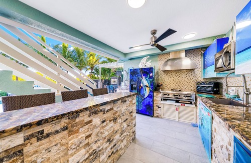 Marathon House | 7 BEDROOM OCEAN VIEW PARADISE