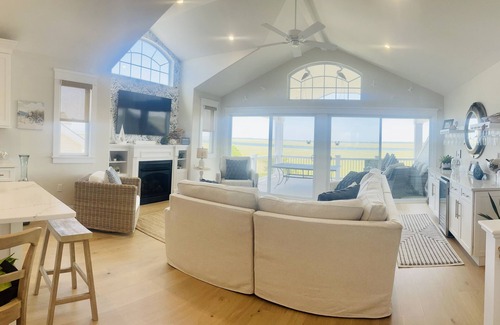 Sea Isle City House | 7 Bedroom - On the Bay in Sea Isle- walk to Acme, Beach, Park, and Shops