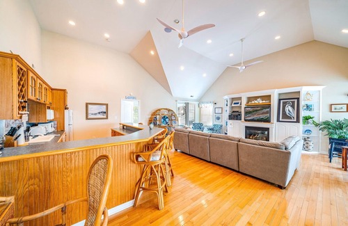 Avalon House | 7 BEDROOM under Remodel with amazing views of the bay