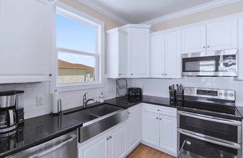 Ocean Isle Beach House | 7 Bedrooms with a POOL and ELEVATOR at Sea Esta!