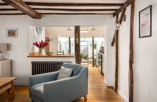 Southwold Cottage | 7 CHURCH STREET, SOUTHWOLD, pet friendly, with open fire in Southwold