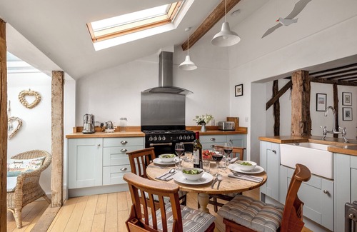 Southwold Cottage | 7 CHURCH STREET, SOUTHWOLD, pet friendly, with open fire in Southwold