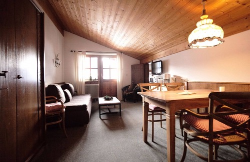 Entfelden Apartment | (7) Ferienwohnung qm 45, Dusche/WC, Kochnische und Balkon