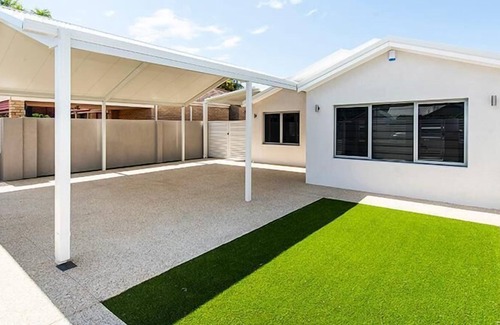 Kensington House | 7 Fit for the Royal Family - sleeps 8