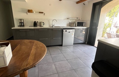 Gassin House | 7' from St Tropez, in old Bastide, house 10 pers 4 bedrooms