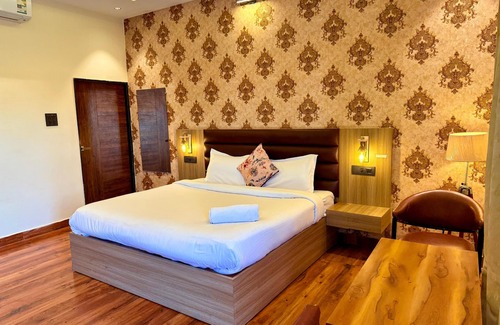 Gwalior Hotel | 7 Hills Resort