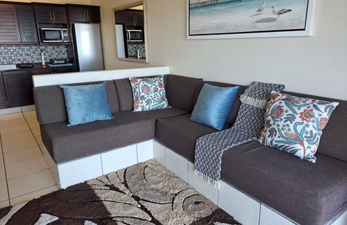 Illovo Beach Apartment | #7 Illovo ViewsCharming 2-bedroom apartment with WiFi in Kingsburgh