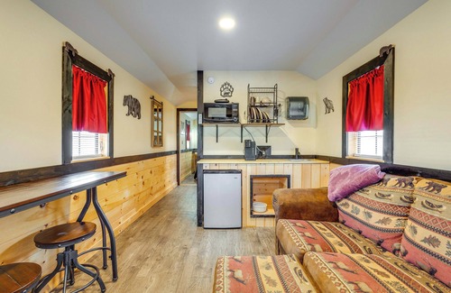 Sevierville Cabin | 7 Mi to Dollywood: Cozy Cabin w/Patio & Grill!