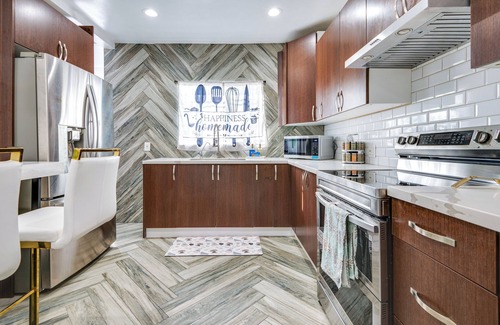 East Los Angeles Apartment | 7 Mi to Downtown: East Los Angeles Apartment