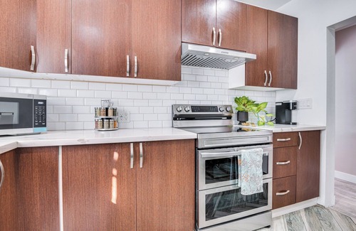 East Los Angeles Apartment | 7 Mi to Downtown: East Los Angeles Apartment