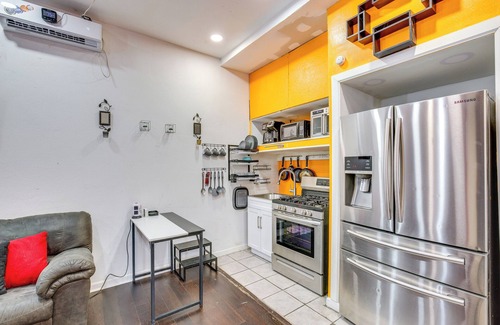 Dallas Apartment | 7 Mi to Downtown Dallas: WFH-Friendly Studio