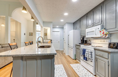 Covington House | 7 Mi to Dtwn Covington: Bright Home w/Deck & Yard