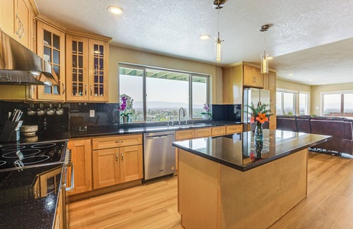 East San Jose House | 7 Mi to Dtwn San Jose: City-View Family Getaway