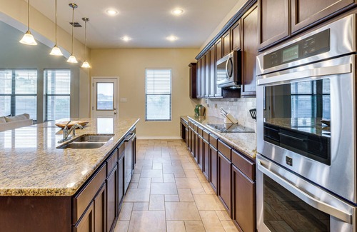Bonanza House | 7 Mi to Lake Casa Blanca: Laredo Family Home!