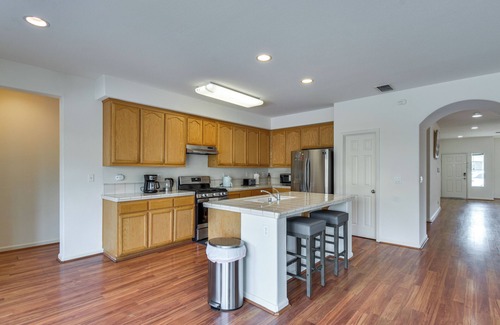 Merced House | 7 Mi to Lake Yosemite: Family Home w/ Fenced Yard