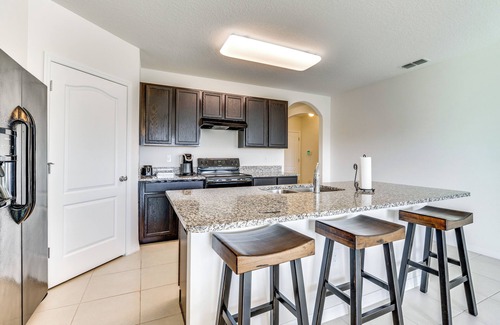 Buena Ventura Lakes House | 7 Mi to USTA: Waterfront 'Tennis House' w/Yard!