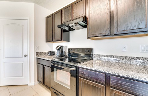 Buena Ventura Lakes House | 7 Mi to USTA: Waterfront 'Tennis House' w/Yard!