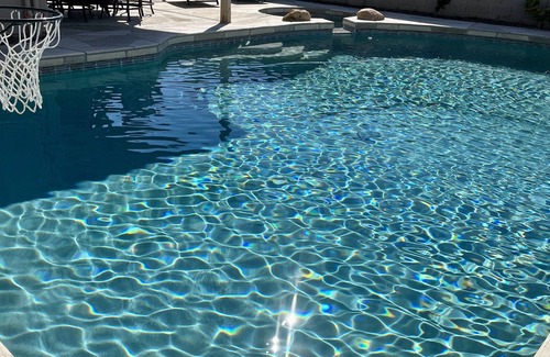 Bell Park House | 7 min to Peoria Sports Complex! Putting Green, Pool & Spa!