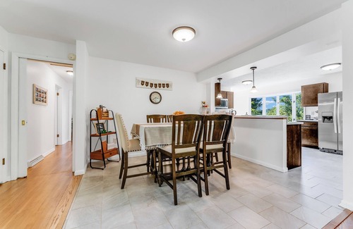 Star City House | *7 Min to WVU*Private Deck*Game Room*Full Kitchen*W/D