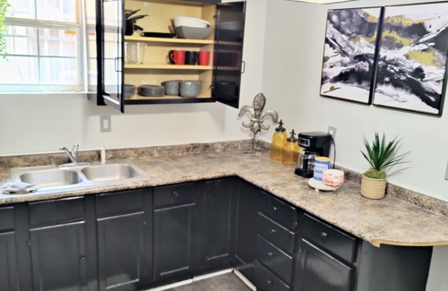 Treme Cottage | 7 min walk to French Quarter Spacious Creole Cottage