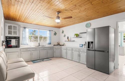 Pos Chiquito House | 7 Min Walk to Mangel Halto Private Pool