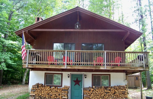 Bartlett Ski Chalet | 7 mins to Storyland! Dog Friendly Chalet! Private Home! Hiking! Santa’s Village!