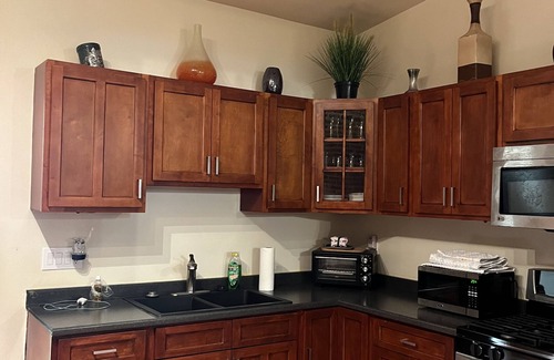 Downtown Baltimore House | 7 minutes from Baltimore Inner Harbor! Cozy & Chic Rowhome with a Fireplace!