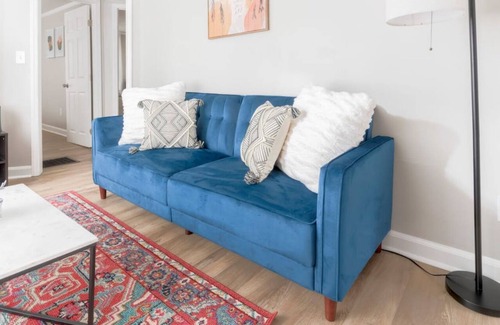 Greensboro House | 7 Minutes to Downtown Greensboro and UNCG