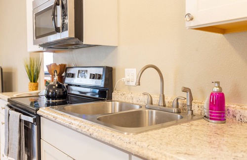 Yuma House | 7 minutes to Downtown! Centrally Located Cozy Home